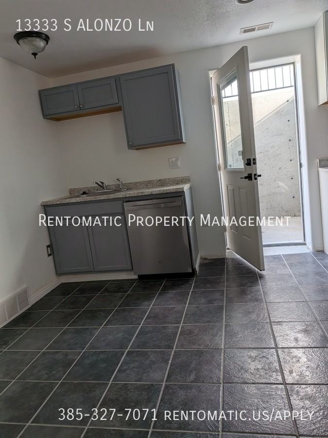 13333 S Alonzo Ln - Photo 6 of 45