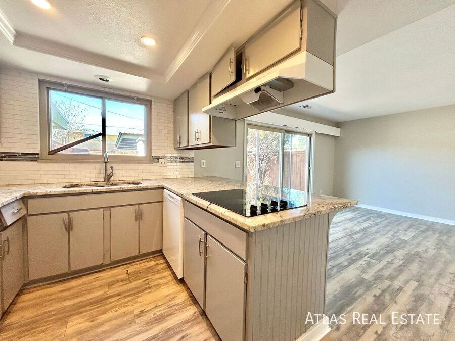 9117 E Nassau Ave - Photo 3 of 20