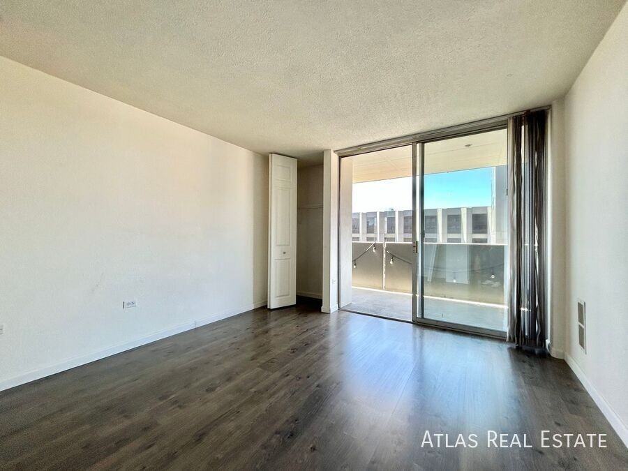 909 Logan Street Apt 9E - Photo 7 of 16