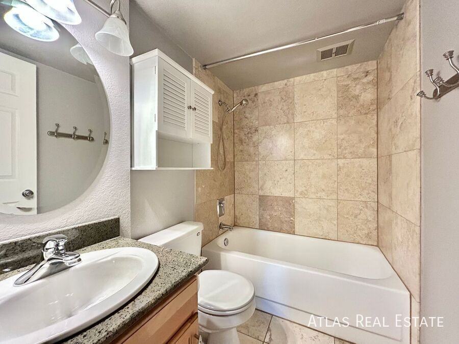 909 Logan Street Apt 9E - Photo 5 of 21