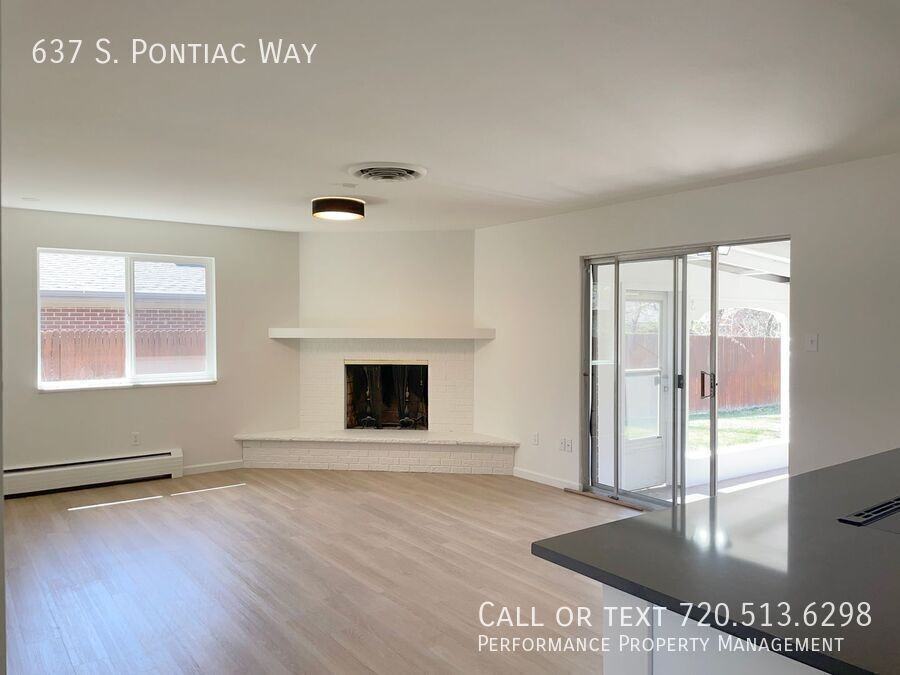 637 S Pontiac Way - Photo 7 of 30