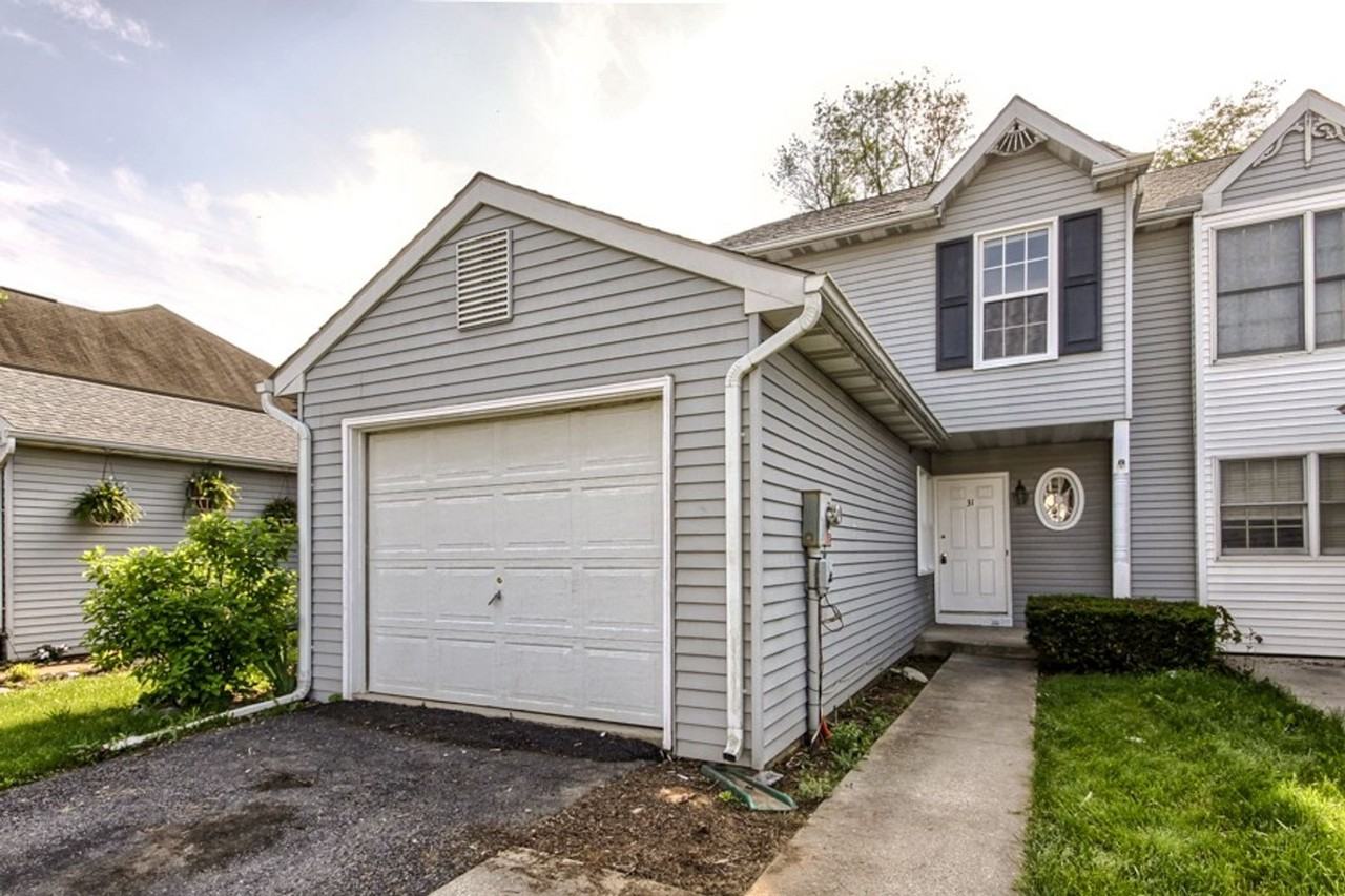 31 Warwick Cir - Photo 2 of 35