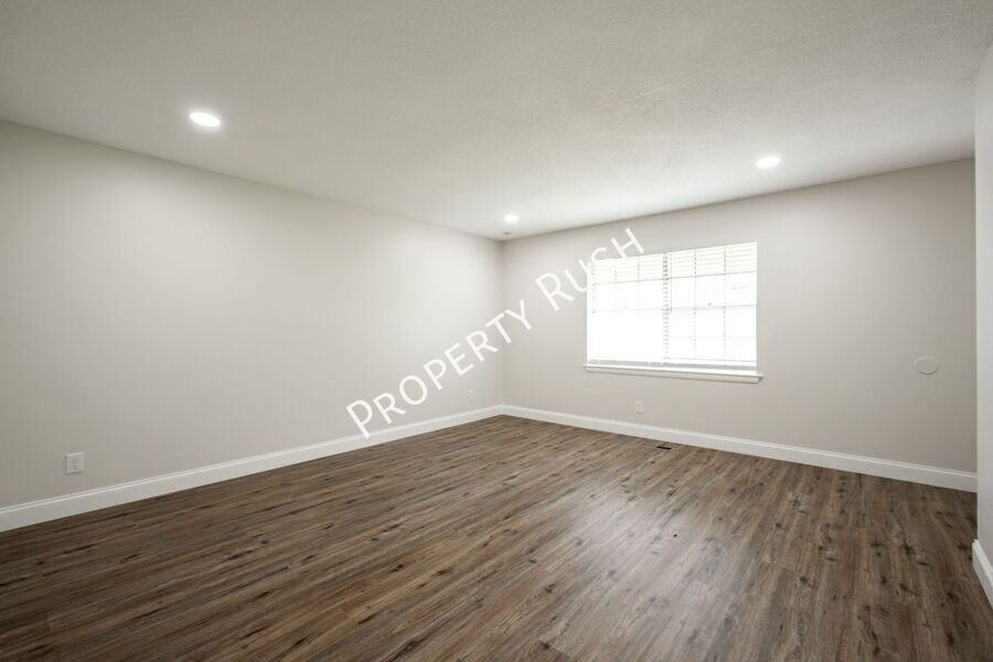 7716 Nautical Way #A - Photo 2 of 12