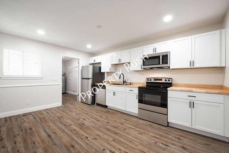 7716 Nautical Way #A - Photo 5 of 12