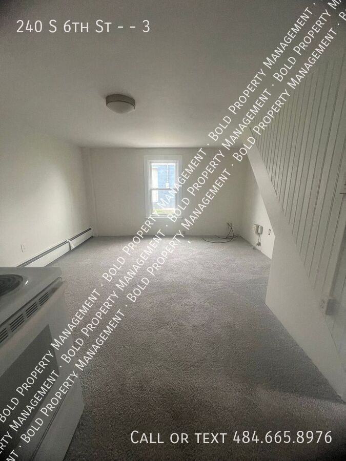 240 S 6th St #3 - Photo 6 of 10