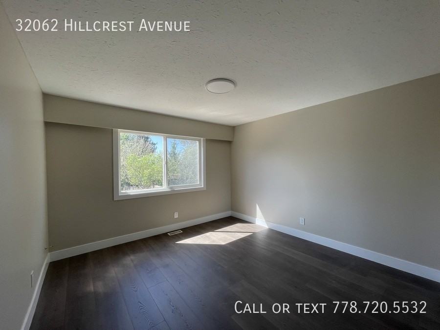 32062 Hillcrest Ave - Photo 5 of 9