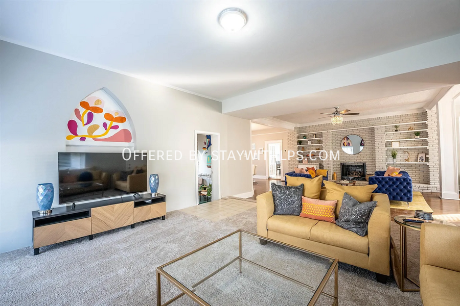 2035 Central Ave - Photo 6 of 18