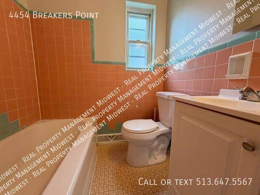 4454 Breakers Pt - Photo 2 of 31