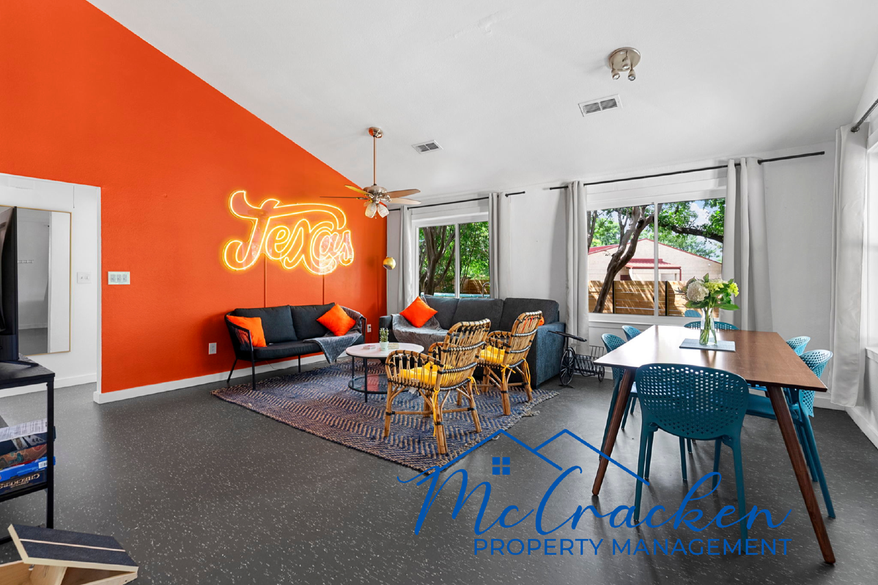 809 Nile St - Photo 2 of 23