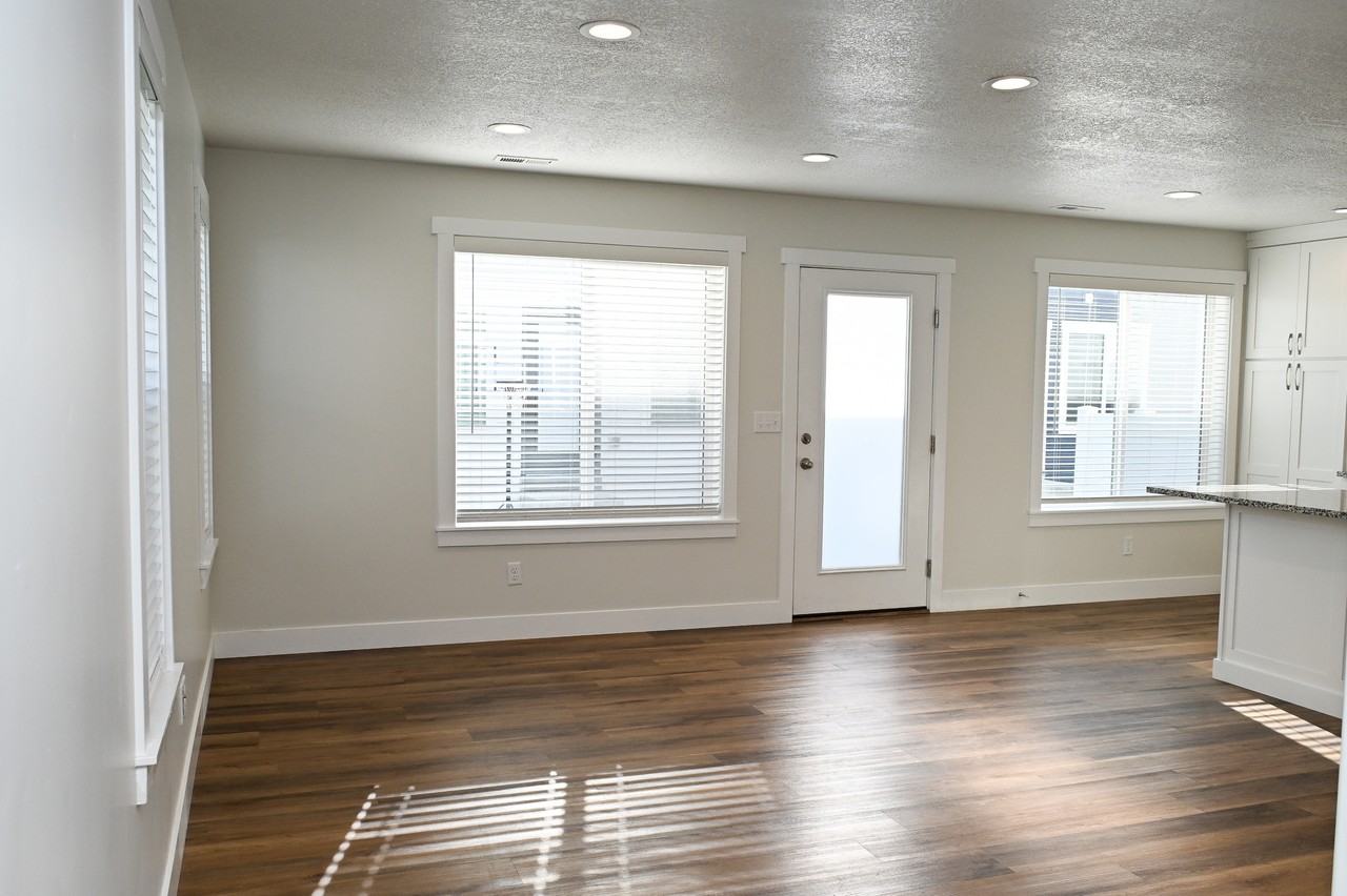 4178 S 2825 W - Photo 4 of 11