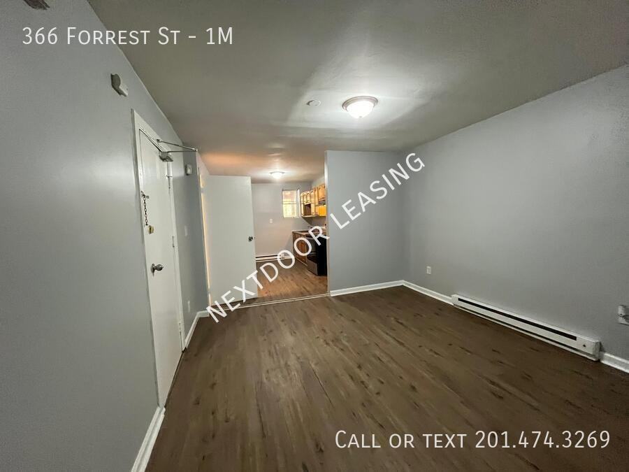 366 Forrest St #1M - Photo 4 of 6