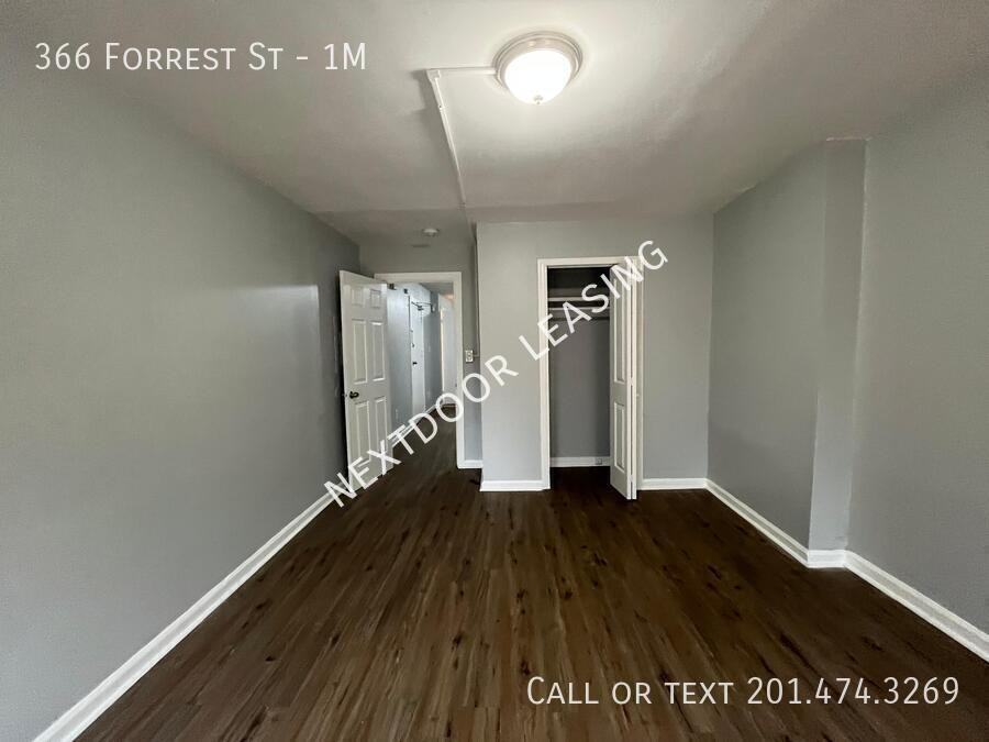 366 Forrest St #1M - Photo 5 of 6