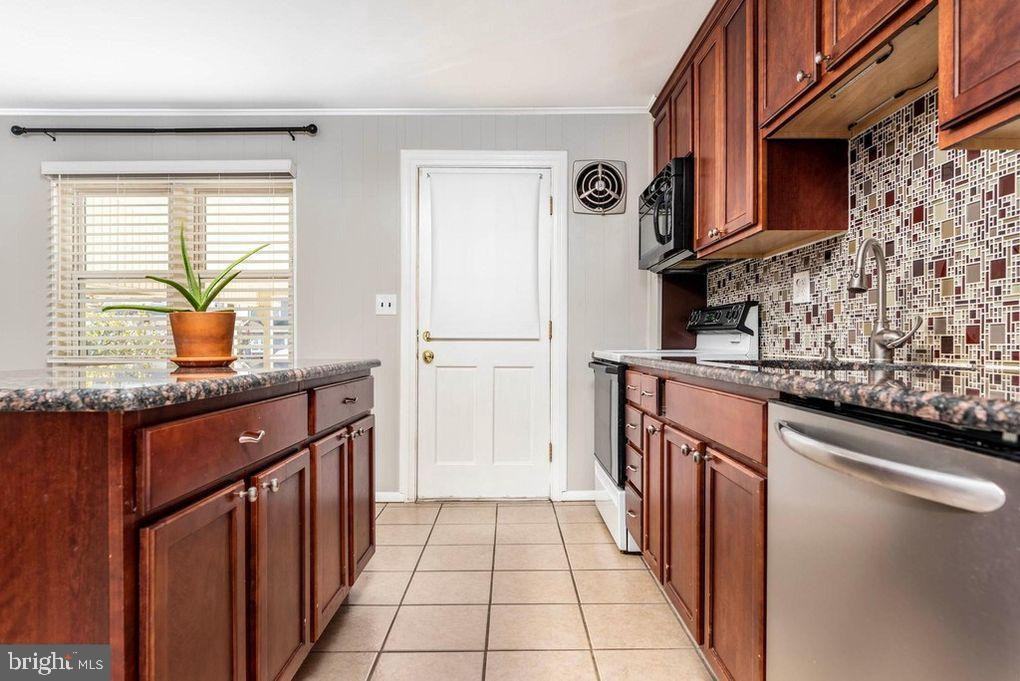 355 W 12th Ave - Photo 3 of 22