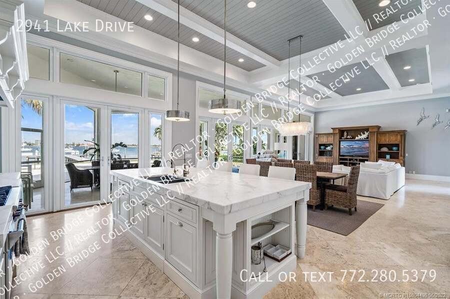 2941 Lake Dr - Photo 3 of 10