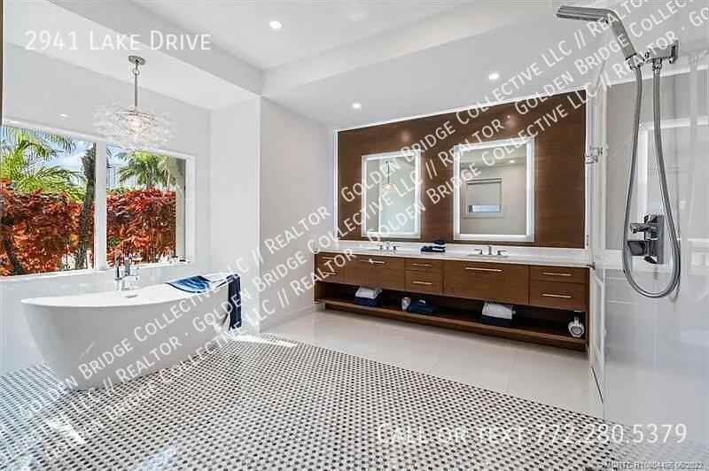 2941 Lake Dr - Photo 5 of 10