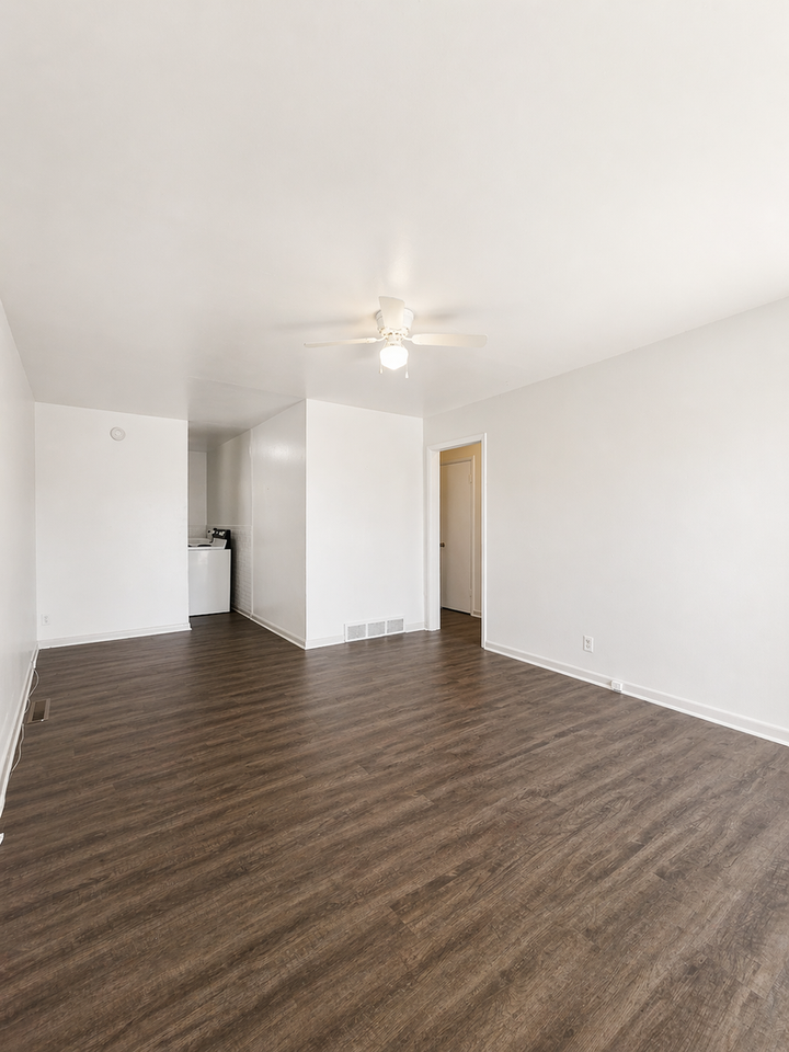 3341 El Paso Pl #4 - Photo 5 of 10