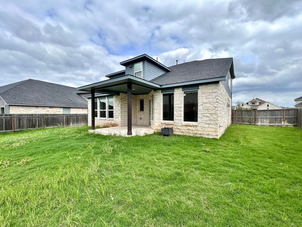 208 Azalea Springs Rd - Photo 5 of 50