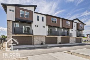 140 E Lavalle Ct - Photo 1 of 1