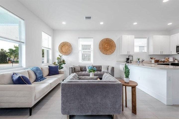 2615 Hiawatha Ave #1 - Photo 3 of 22