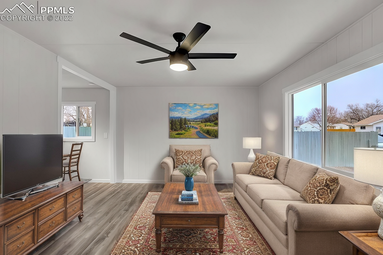 1229 Aspen Avenue - Photo 3 of 22