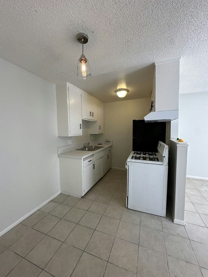 22869 Adrienne Ave, Unit 3 - Photo 7 of 10