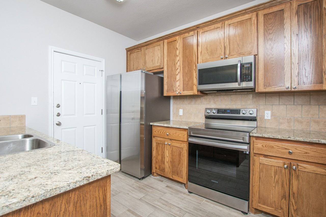 344 Arnold Drive, Unit B - Photo 3 of 17