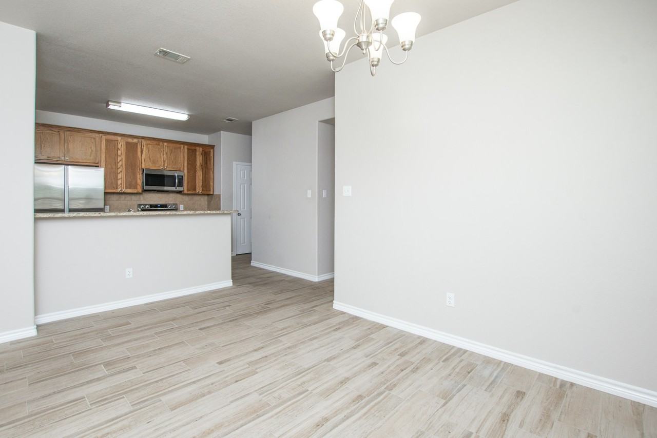 344 Arnold Drive, Unit B - Photo 5 of 17