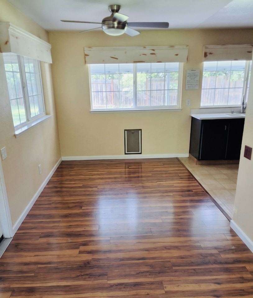 587 Lamont Ct N - Photo 4 of 14