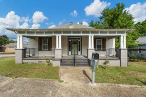 featured image of 2010 6th Ave