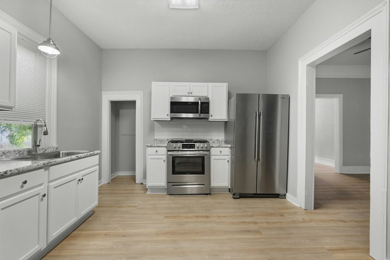 2010 6th Avenue - Photo 2 of 13