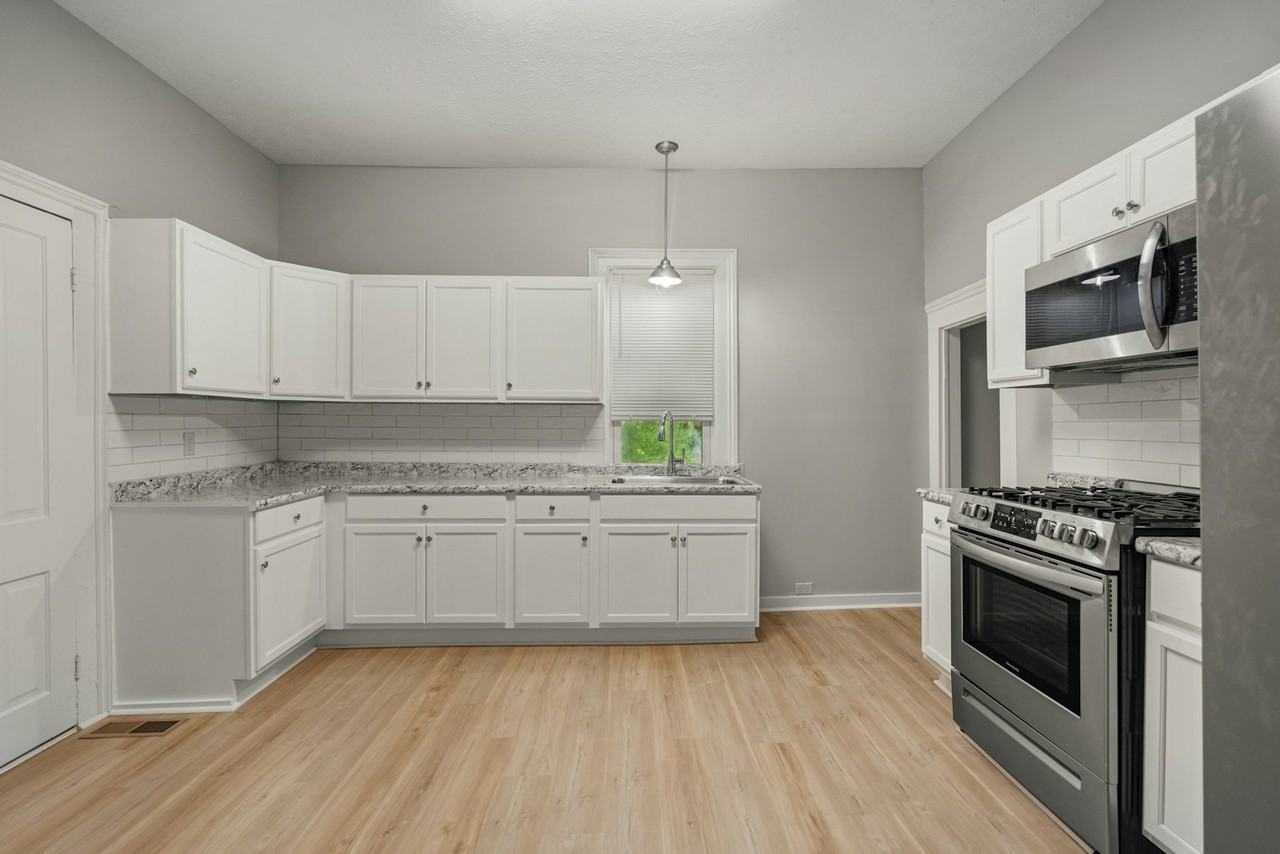 2010 6th Avenue - Photo 3 of 13