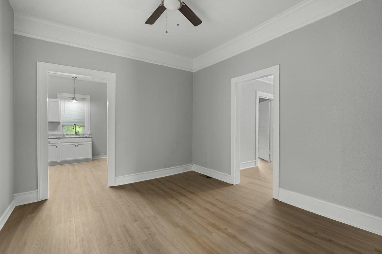 2010 6th Avenue - Photo 5 of 13