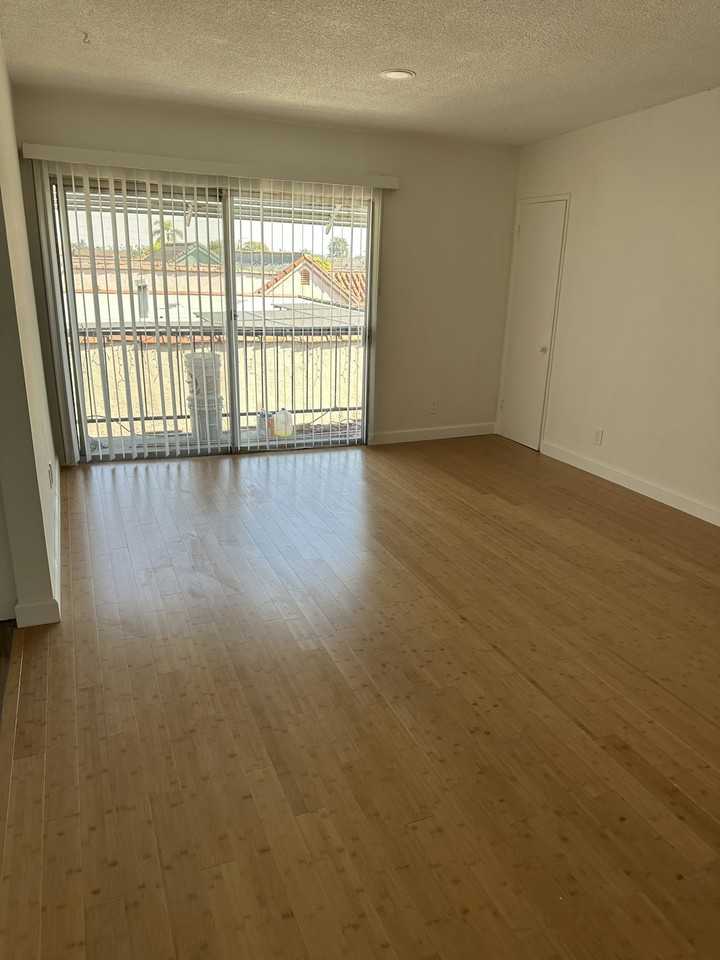 1623 West 80th Street, Unit 5 - Photo 4 of 14