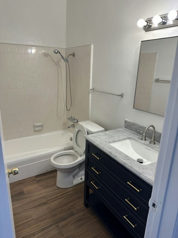 1623 West 80th Street, Unit 5 - Photo 5 of 14