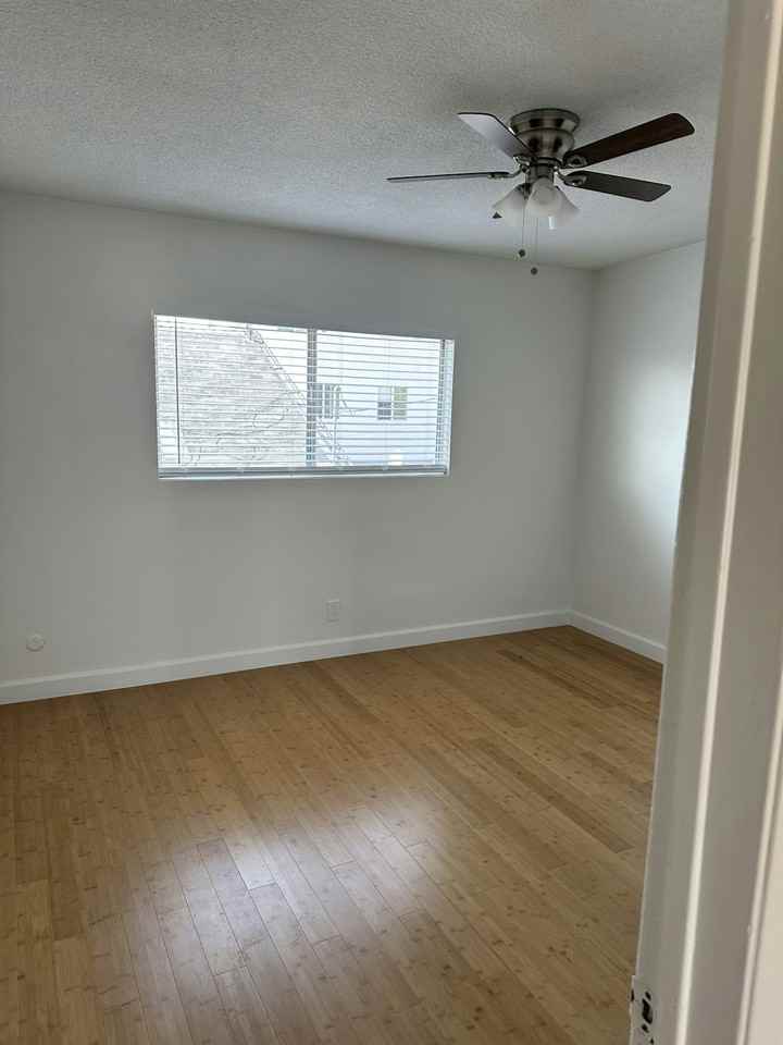 1623 West 80th Street, Unit 5 - Photo 7 of 14