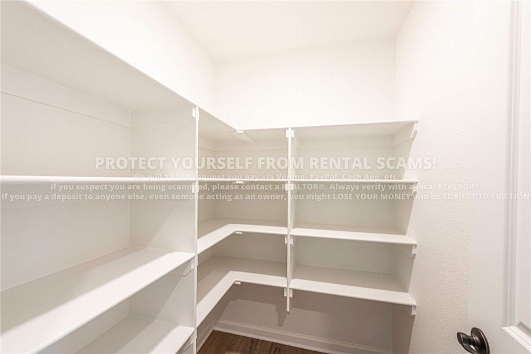 142 N Broyles Ave - Photo 7 of 20