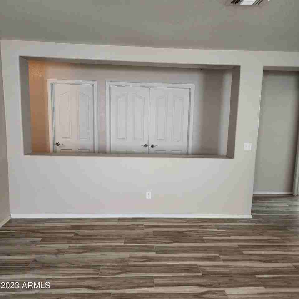 15864 W Evans Dr - Photo 3 of 17