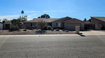 featured image of 5129 E Poinsettia Dr