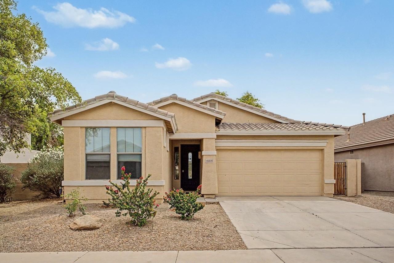 15235 W Windward Ave - Photo 3 of 32