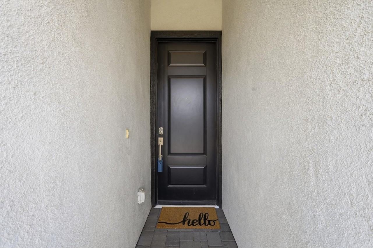 5028 E Shady Glen Ave - Photo 3 of 39