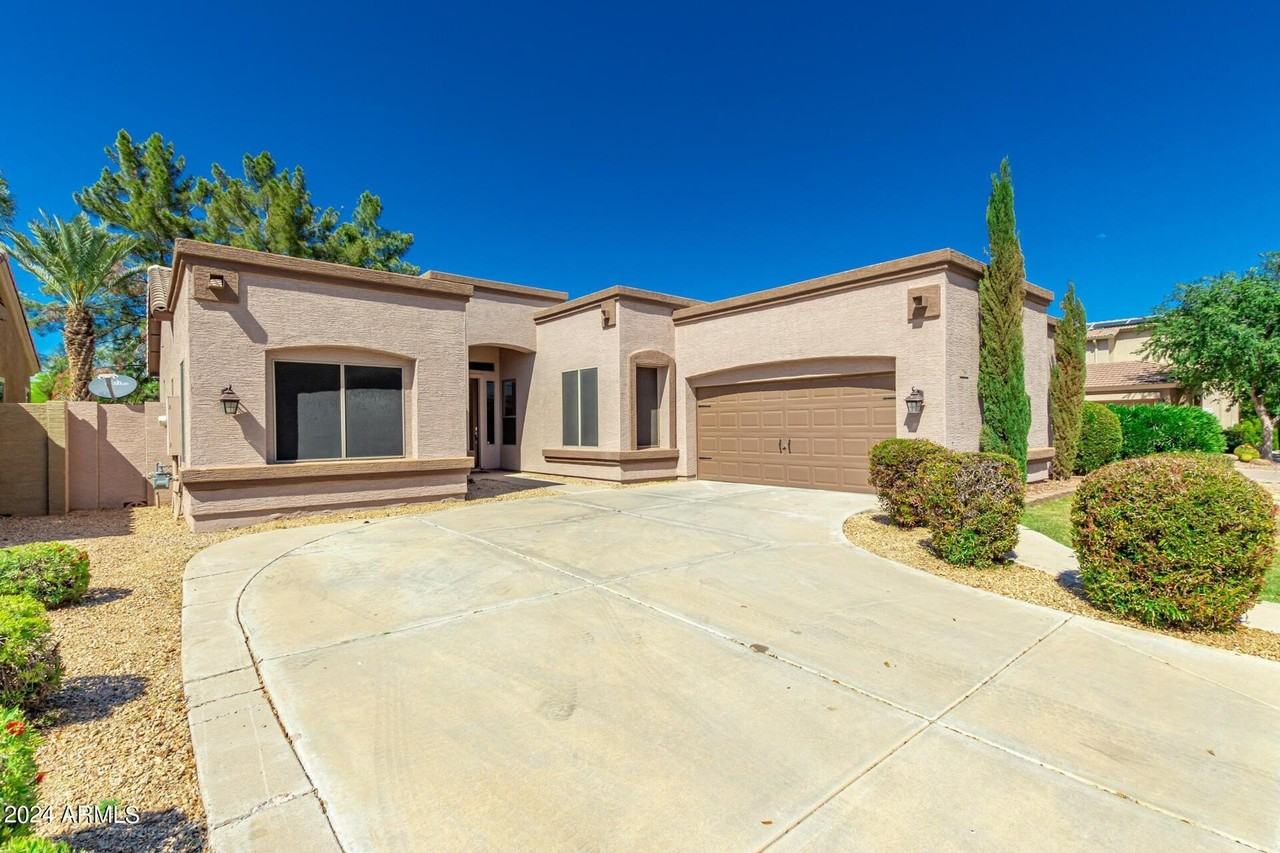 756 W Citrus Way - Photo 3 of 27