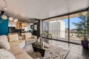 featured image of 207 W Clarendon Ave #G18