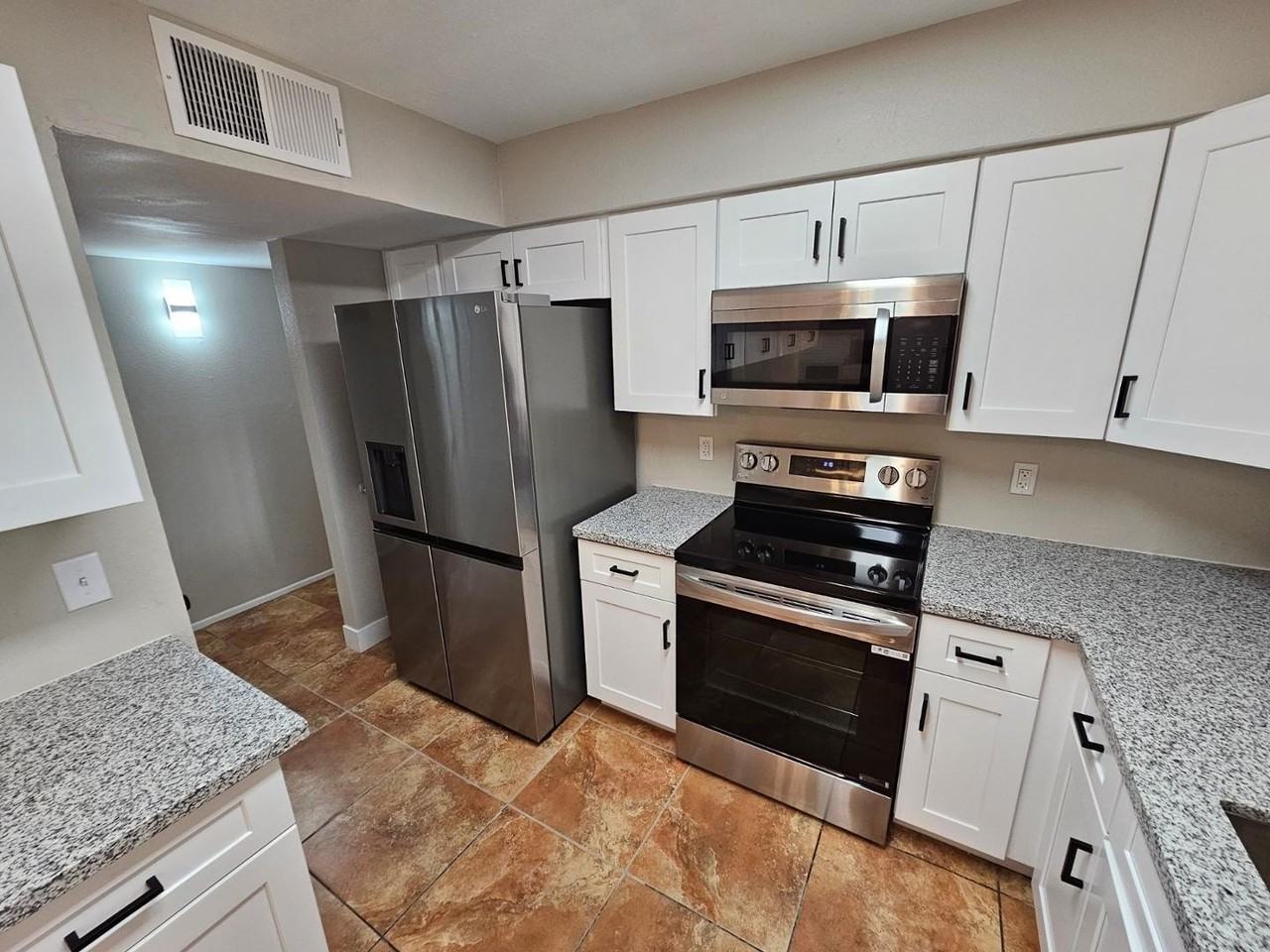 8702 W Pinnacle Peak Rd - Photo 4 of 16