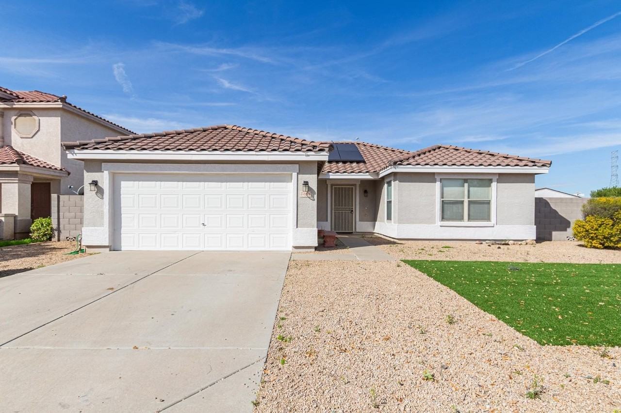 23074 N 106th Ln - Photo 2 of 32