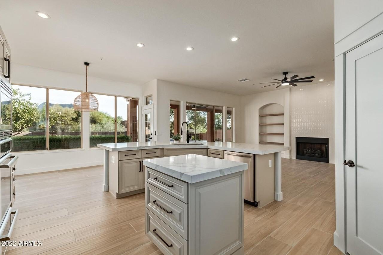 13761 E Lupine Ave - Photo 4 of 32