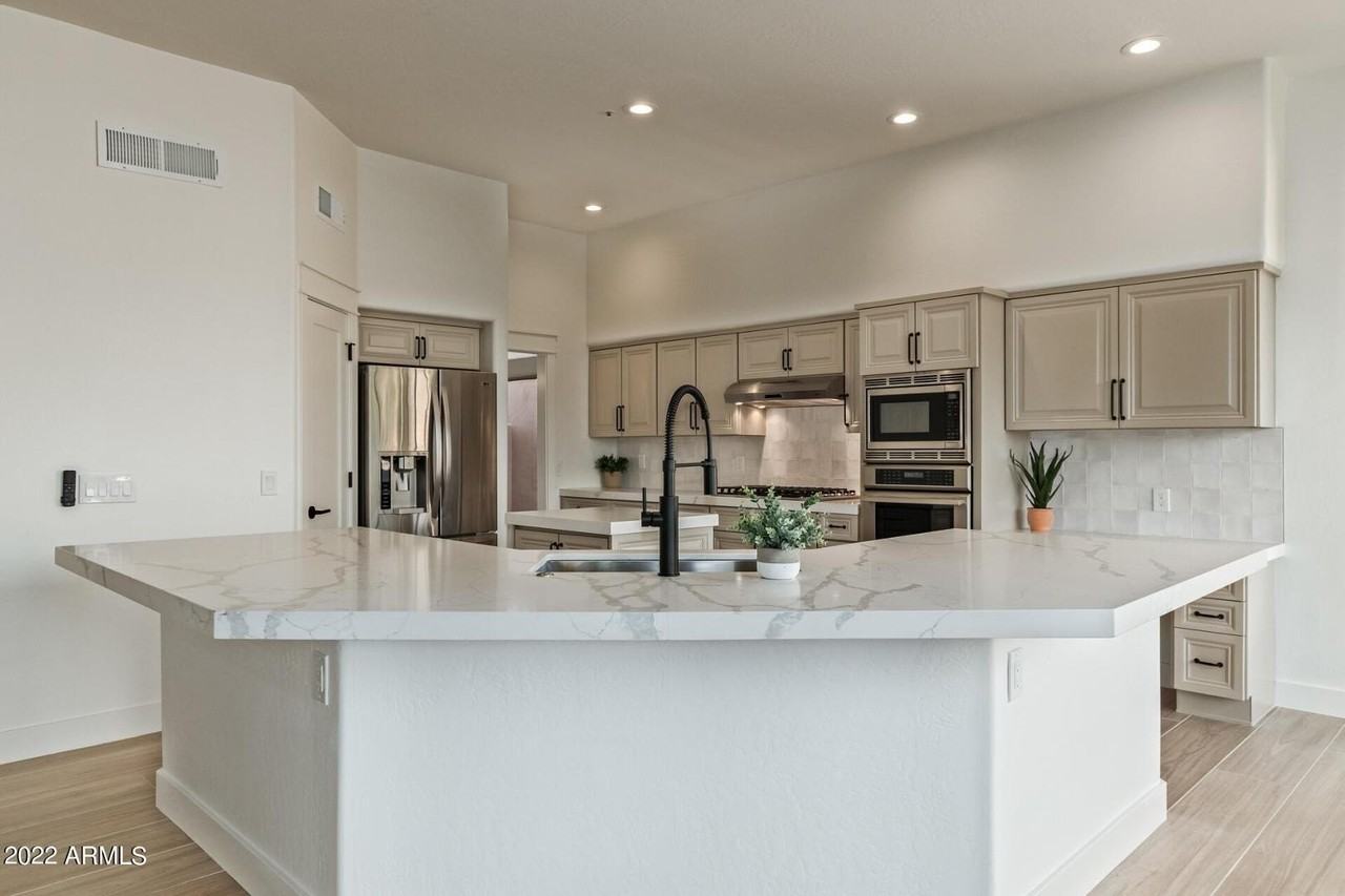 13761 E Lupine Ave - Photo 5 of 32