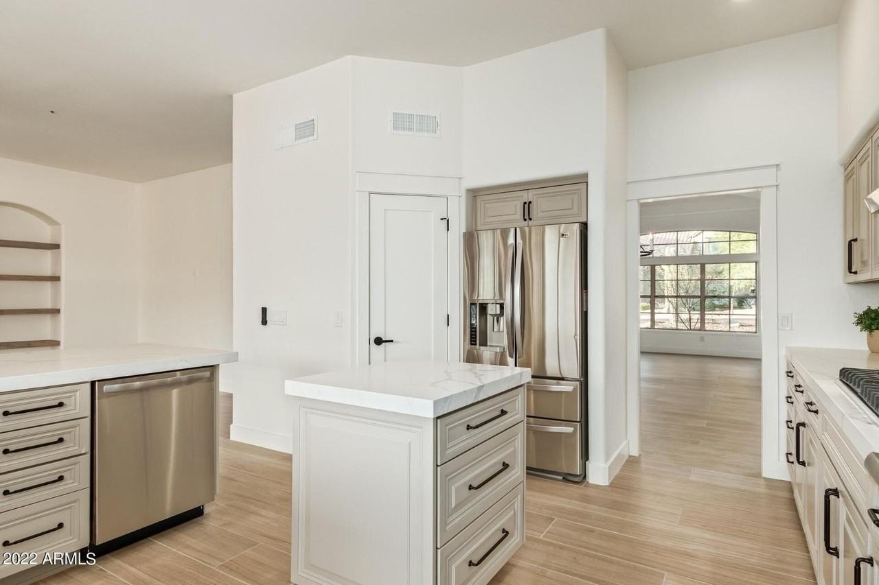 13761 E Lupine Ave - Photo 6 of 32