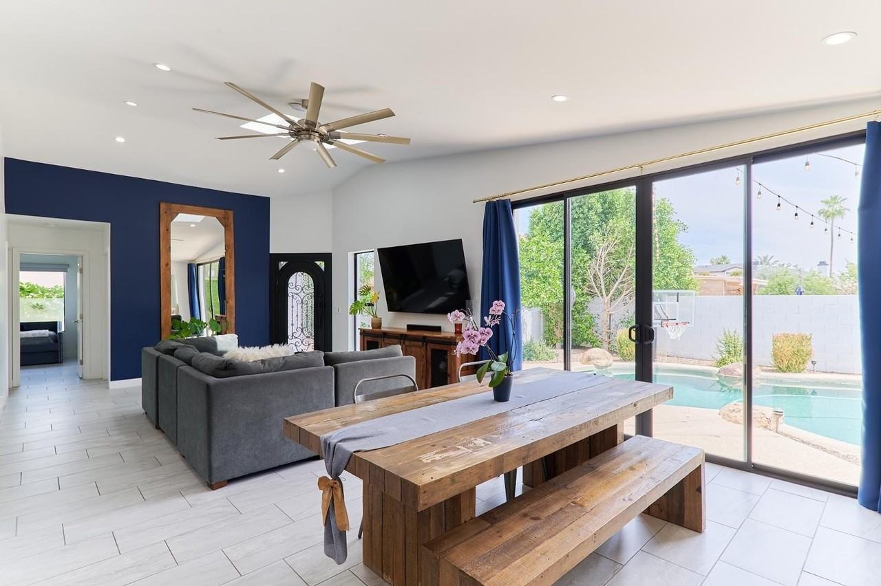 8113 E Redwing Rd - Photo 3 of 36