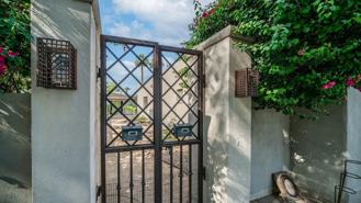 20 W Medlock Dr - Photo 1 of 1