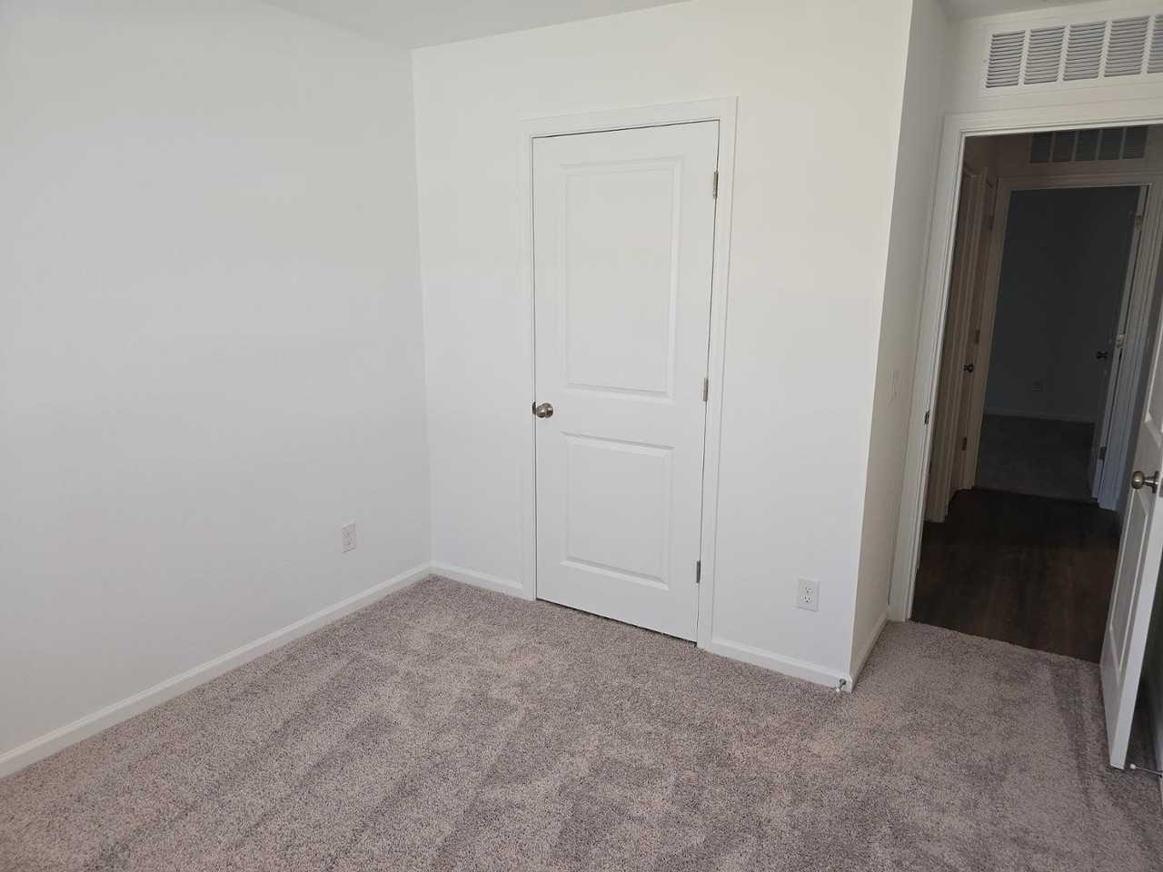 737 Dylan Ct - Photo 2 of 13